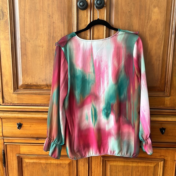 Beautiful tie dye top - Picture 7 of 7